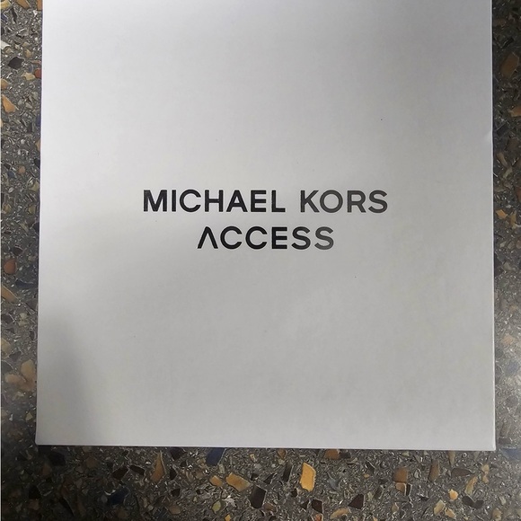 Michael Kors Gen 5 Bradshaw Smartwatch 44mm - Picture 5 of 7